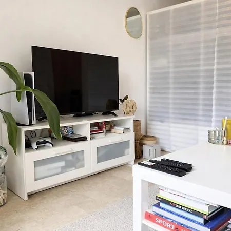 Apartamento With Balcony & Parking Nice