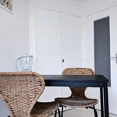 With Balcony & Parking Apartamento